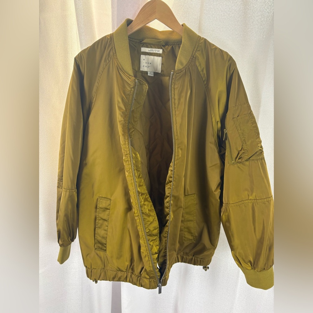 SHINY GOLD GREEN OVERSIZED BOMBER‎ JACKET Target A New Day Size Large EUC - Picture 7 of 11